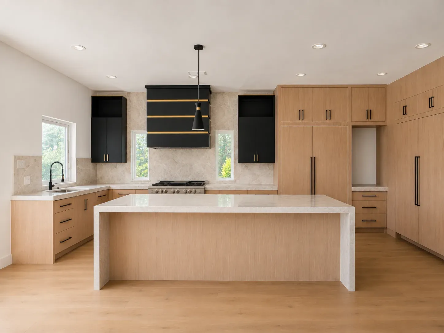 Oak, Black & Brass Kitchen