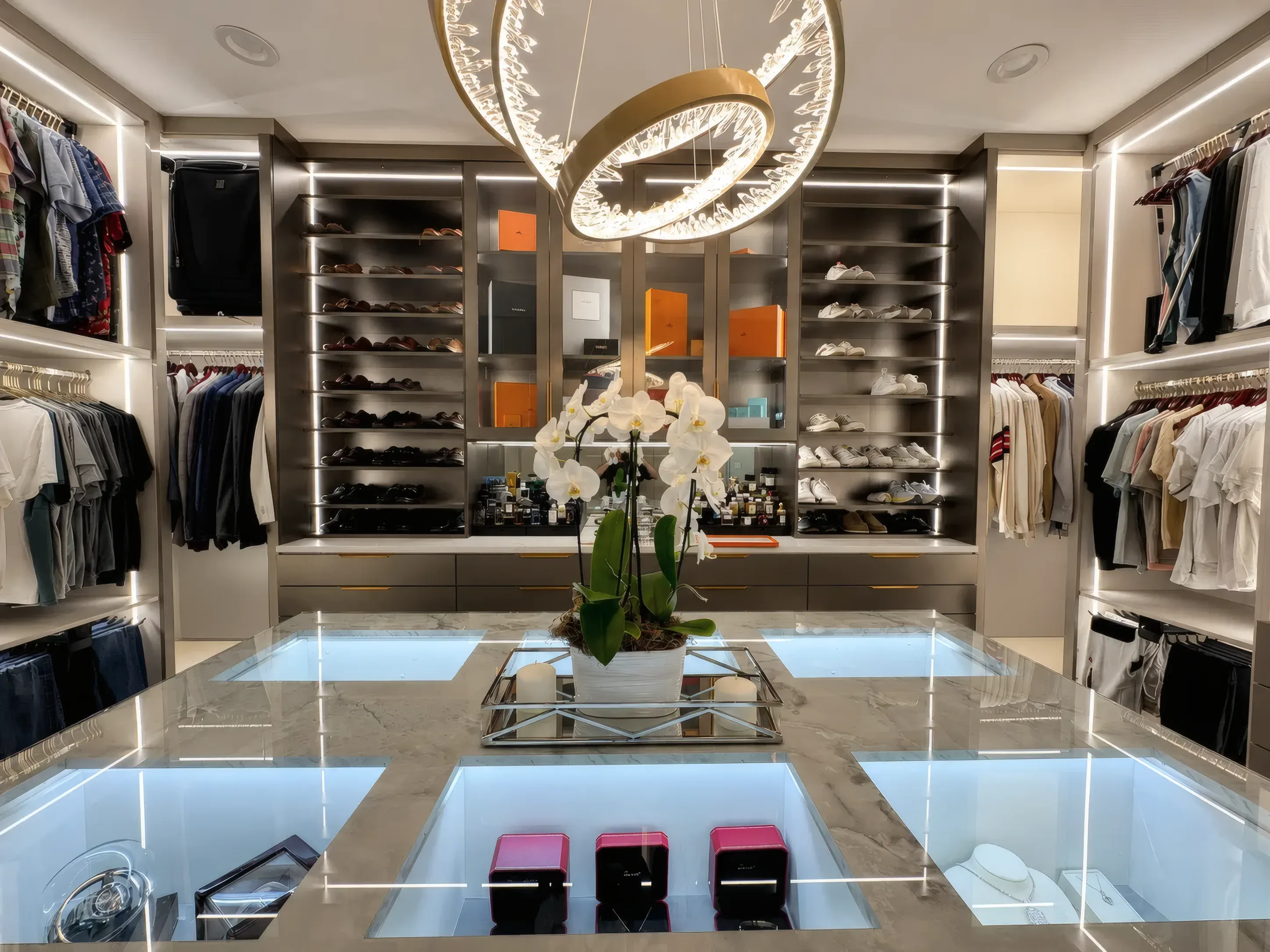 Daybreak Gray & Picasso Inox Walk-In Closet, wide view